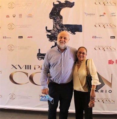 Hotel San Lucas y ambientalista Lloyd Davidson ganan Premios Copán Bicentenario