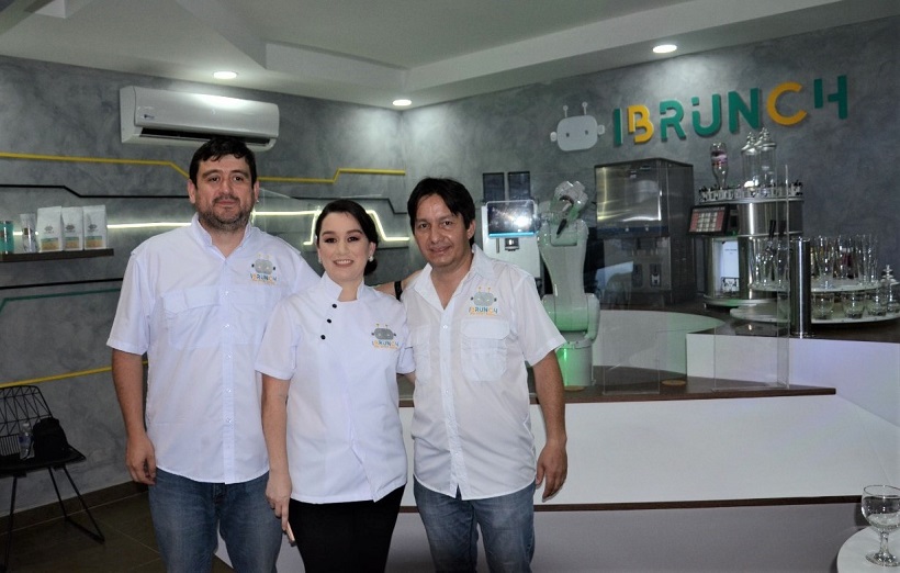 Inauguran en San Pedro Sula restaurante Ibrunch con novedoso brazo robótico que hace cafés