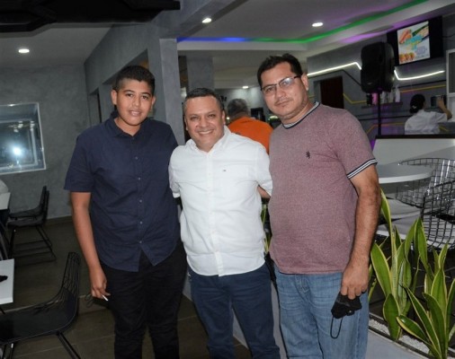 Inauguran en San Pedro Sula restaurante Ibrunch con novedoso brazo robótico que hace cafés 