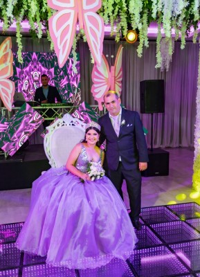 Dayanara Paz y su fiesta quinceañera entre mariposas 