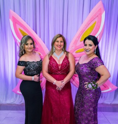 Dayanara Paz y su fiesta quinceañera entre mariposas 