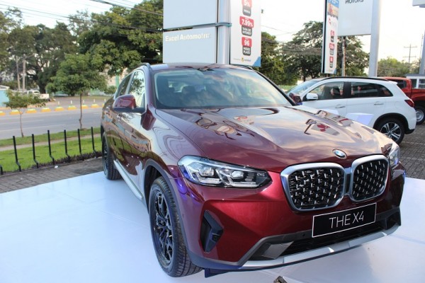 Excel le da la bienvenida al nuevo showroom al: BMW X3 y X4 año 2022