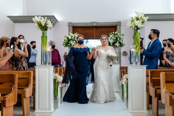 Eduardo Pinto y Victoria Henríquez casados en una boda inolvidable