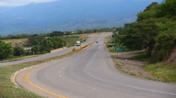 Hernández muestra al mundo infraestructura logística del Canal Seco que unen los dos océanos