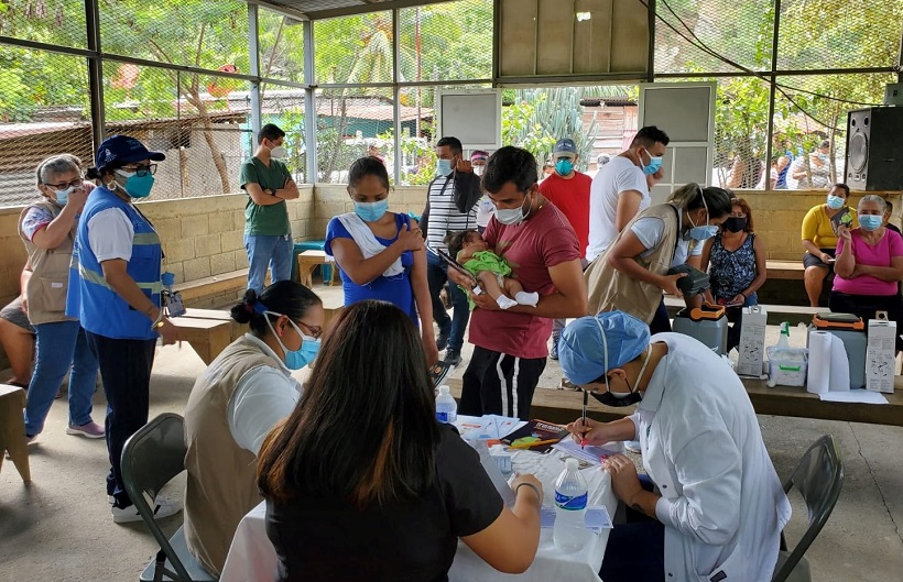 Salud cataloga como una jornada exitosa el Vacunatón 2.0 en bordos y zonas alejadas de SPS