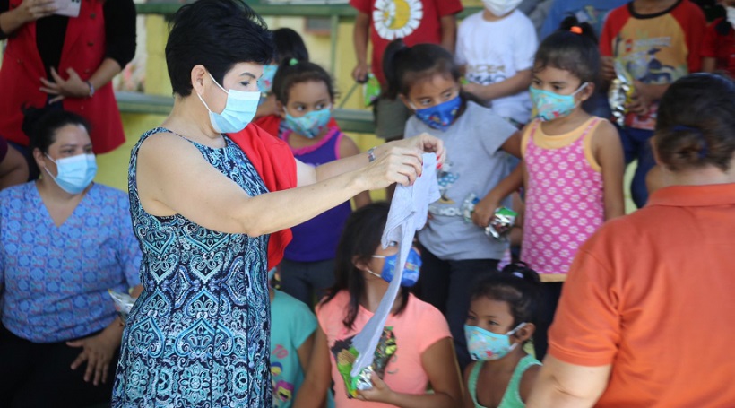 Gobierno entrega ayuda humanitaria a casas hogar de San Pedro Sula