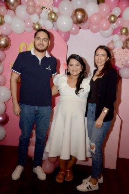 Detalles en rosa para el tierno baby shower de Tania Orellana