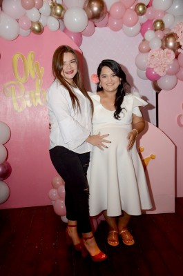 Detalles en rosa para el tierno baby shower de Tania Orellana