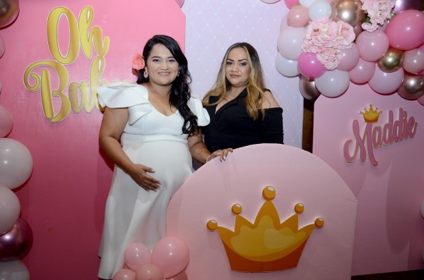 Detalles en rosa para el tierno baby shower de Tania Orellana