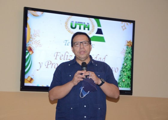 UTH ofrece convivio navideño a comunicadores sociales de San Pedro Sula