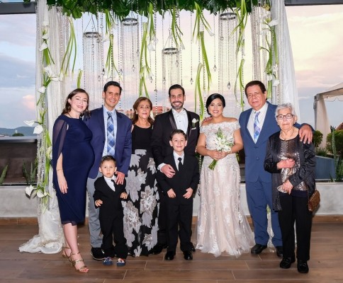 El enlace de Juan y Cecilia: Una boda íntima y llena de amor