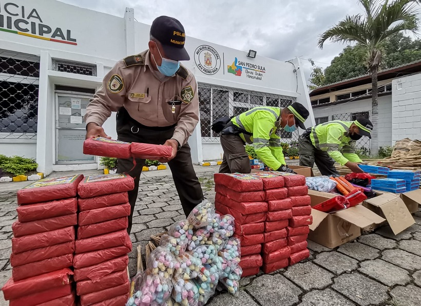 Decomisan más de 60 mil lempiras en productos elaborados a base de pólvora en san Pedro Sula