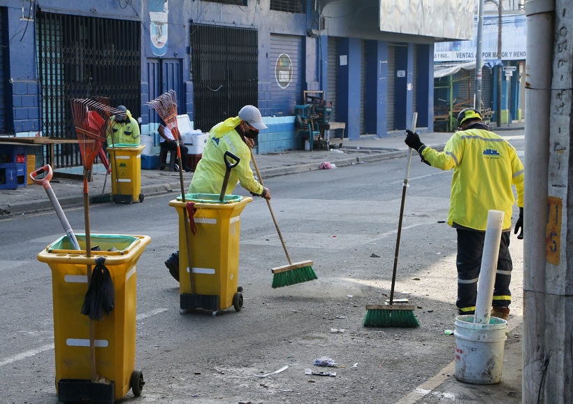 Ellos se olvidan del feriado para mantener limpia la ciudad de SPS tras celebración de Nochebuena