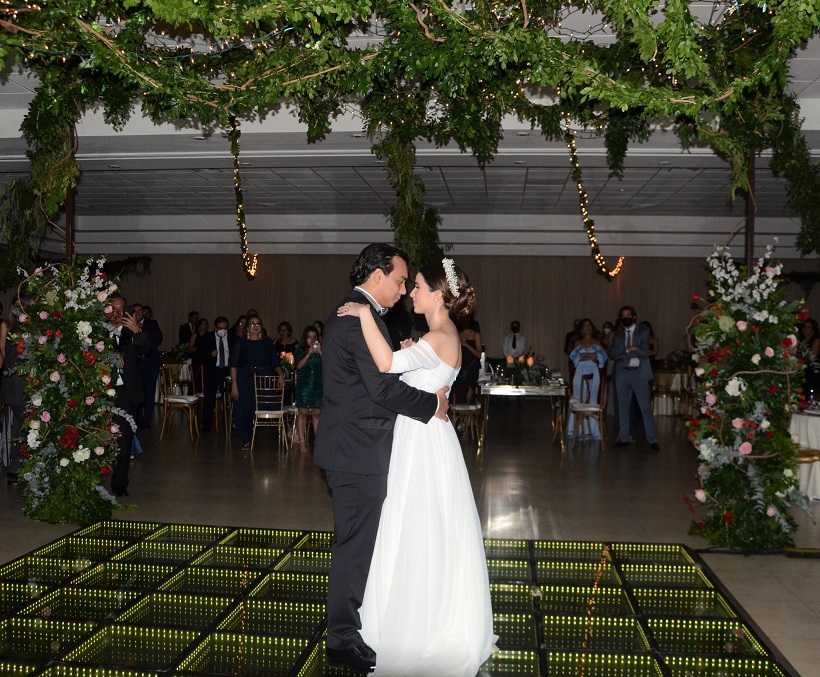 La boda de Fernando Gámez y Alejandra Rodríguez…Un amor hecho a la medida