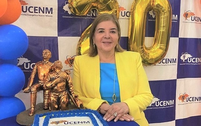 Celebra su cumpleaños la abogada María Antonia de Suazo