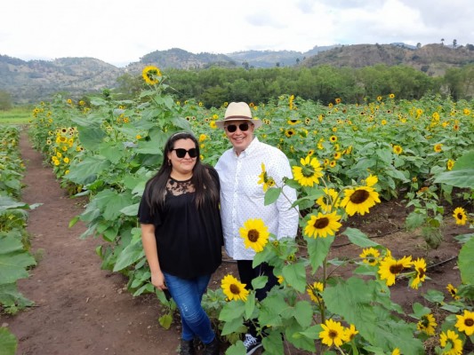 Vanessa y Lic. Sergio López