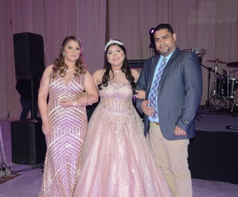 La inolvidable fiesta de XV años en honor Lincy Acosta