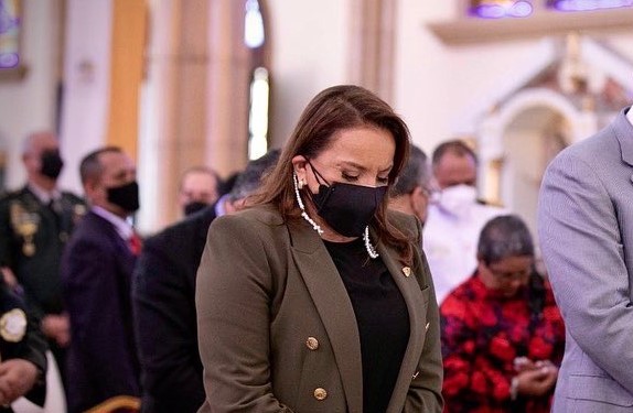 Presidenta Xiomara Castro anunció que dio positivo a covid-19