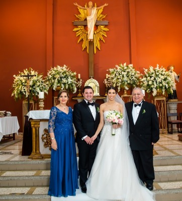 La boda de Angie Andonie y Tino Pineda: un entrañable enlace lleno de romanticismo