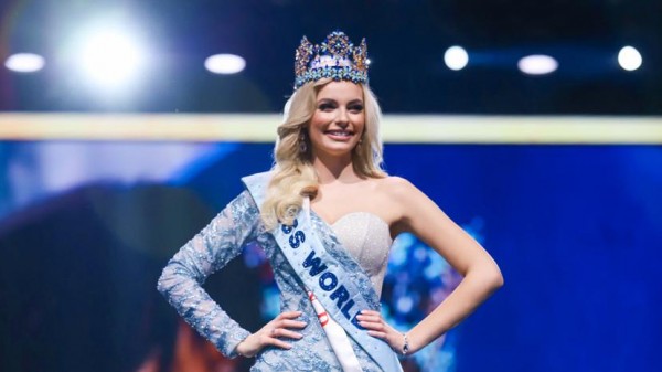 Representante de Polonia se corona como la nueva Miss Mundo 2021