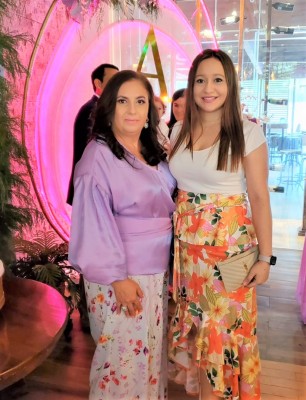 Celebran el bautizo de la pequeña Arianna Loreth Pineda Mejía