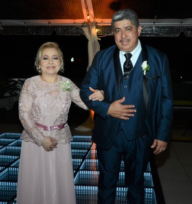 La boda de Kenny Ayala y Melissa García: un amor hecho a la medida