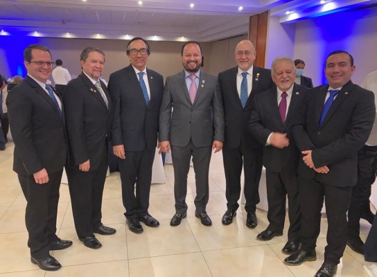 En noche de premios “Paul Harris” rinden homenaje a médicos y periodista