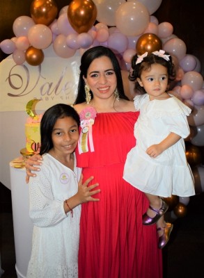 Un alegre baby shower para la tercera princesa de Kenia Grande