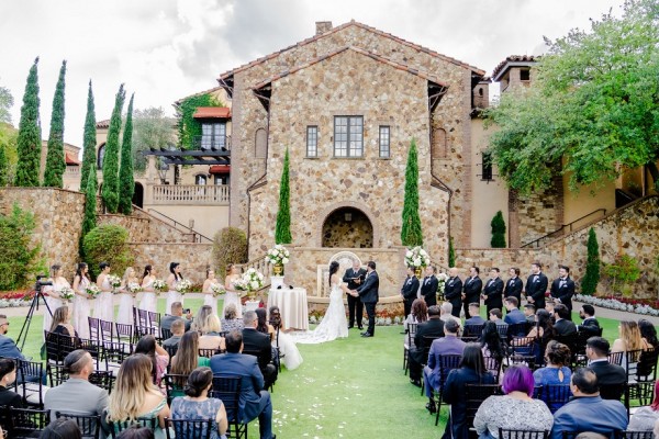 La boda de Roger Triminio y Sara Hernández en un escenario ‘de película’