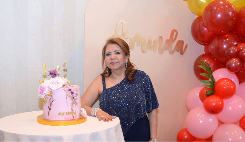 Celebrando el cumpleaños de Aminda Escoto