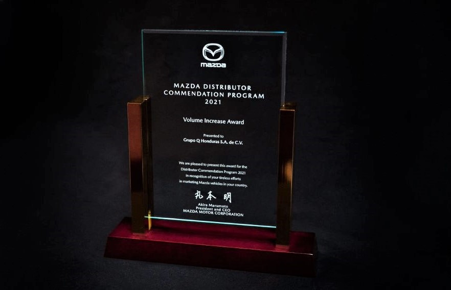 Mazda Honduras recibe premio por su crecimiento y posicionamiento en el mercado