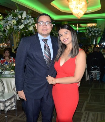 La boda de Gabriel Morales y Waldina Flores… un enlace de esencia clásica