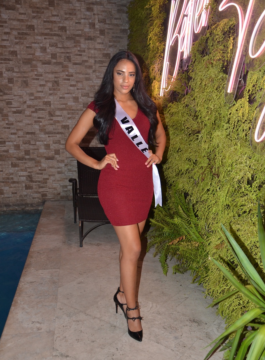 Candidatas a Miss Honduras Universo se preparan para su espectáculo de reinas de la belleza en San Pedro Sula