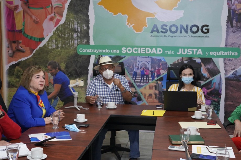 UCENM firma importante convenio de cooperación con ASONOG en Santa Rosa de Copán