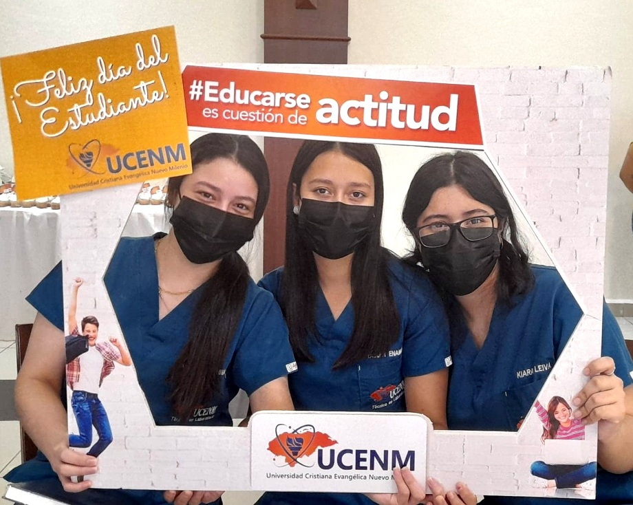 UCENM festejó el Día del Estudiante con alabanzas y un inspirador mensaje de reflexión