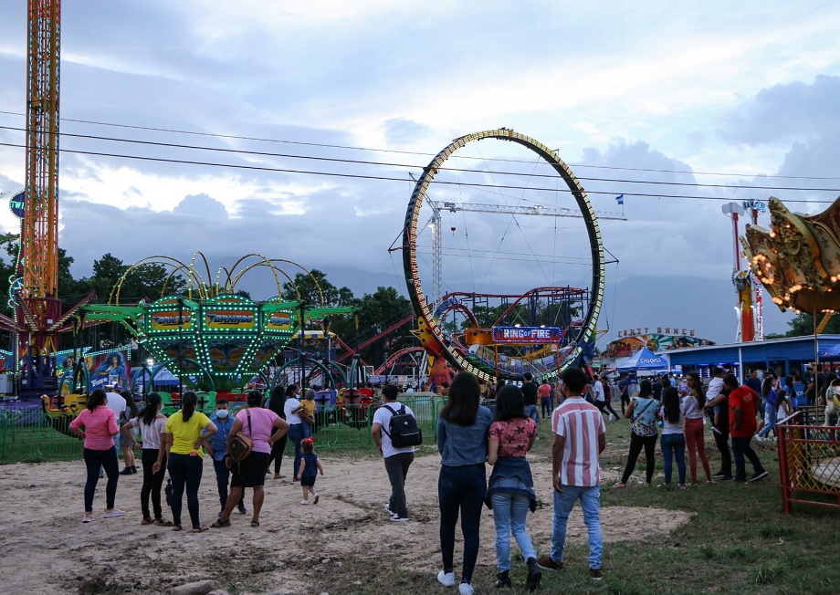 Feria Juniana 2022: Sampedranos ya disfrutan de los diversos juegos mecánicos