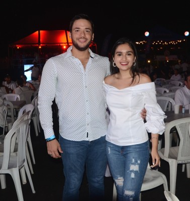 Los colombianos Sebastián Yatra y Manuel Turizo hacen vibrar a los sampedranos en el Festival Noche del Sabor 2022