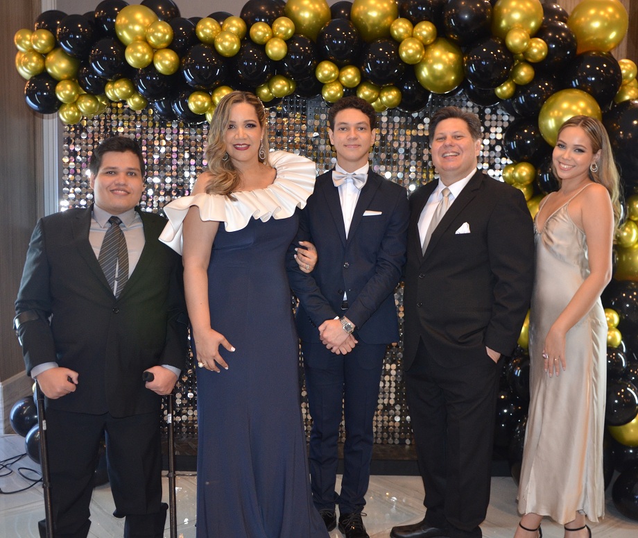 Extraordinaria noche de celebración…Así fue la gala de graduacion de la Escuela Episcopal El Buen Pastor