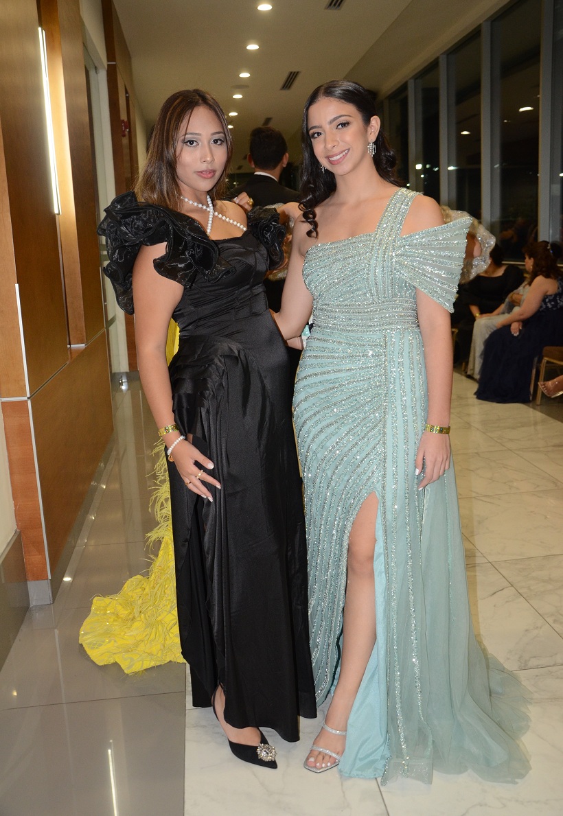 Elegancia y Glamur en la Gala de Graduación de la Escuela Internacional Sampedrana