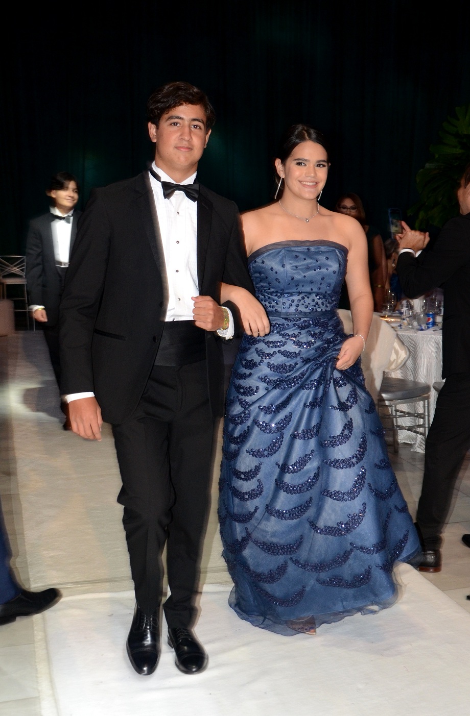 Elegancia y Glamur en la Gala de Graduación de la Escuela Internacional Sampedrana