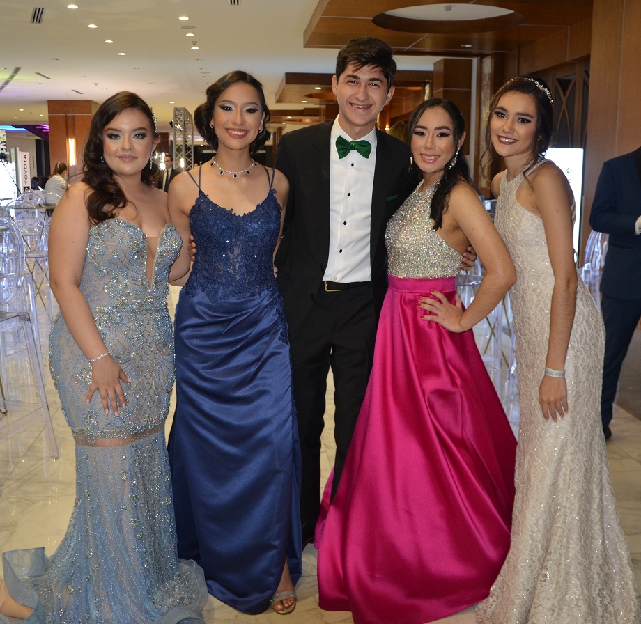 Elegancia y alegría en la fantástica gala de graduación de la SERAN School