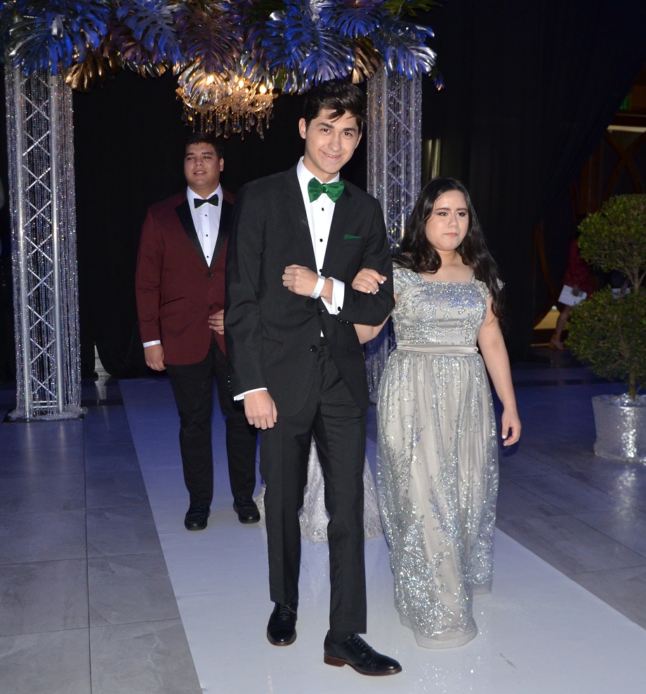 Elegancia y alegría en la fantástica gala de graduación de la SERAN School