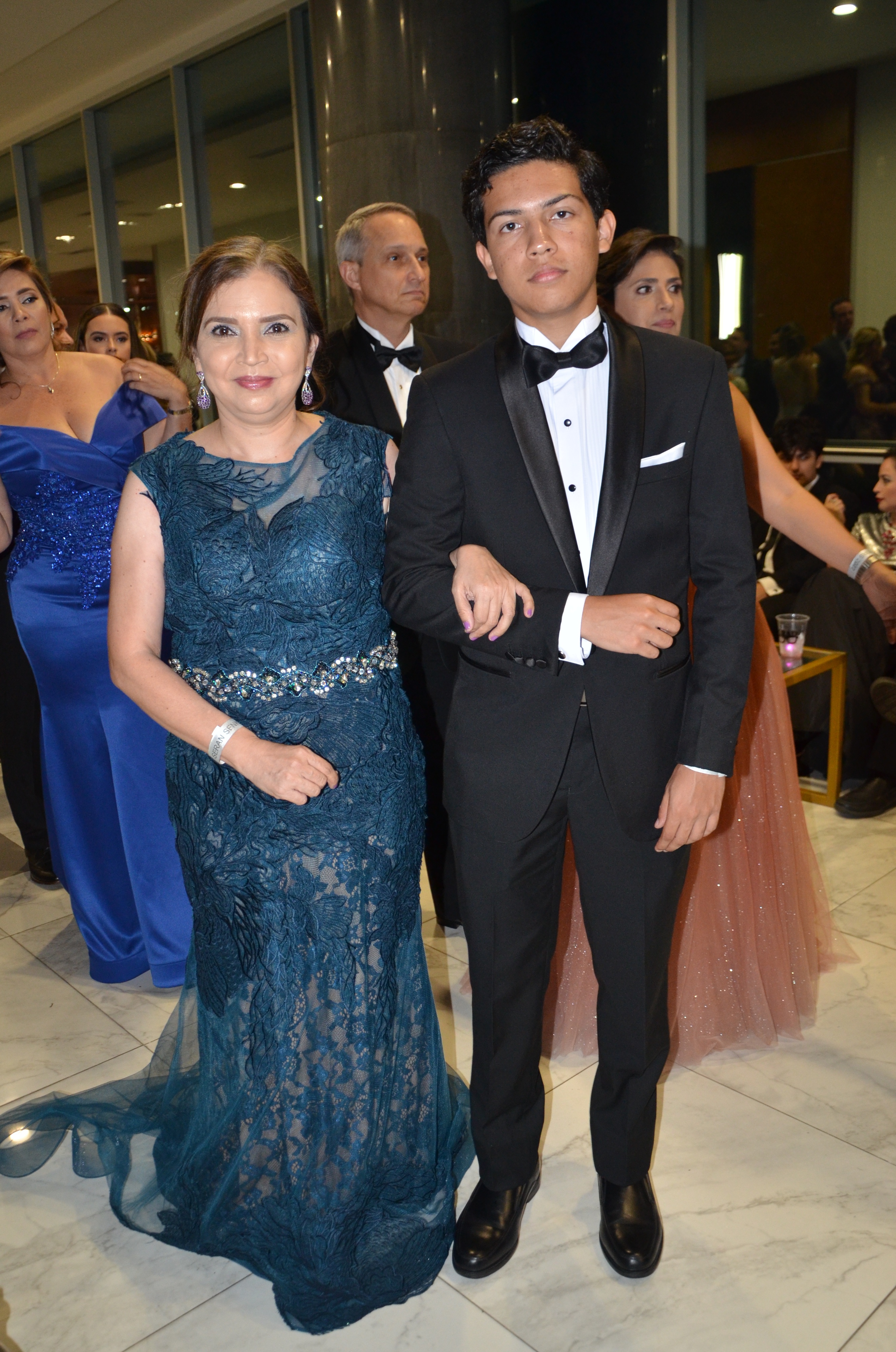 Elegancia y alegría en la fantástica gala de graduación de la SERAN School