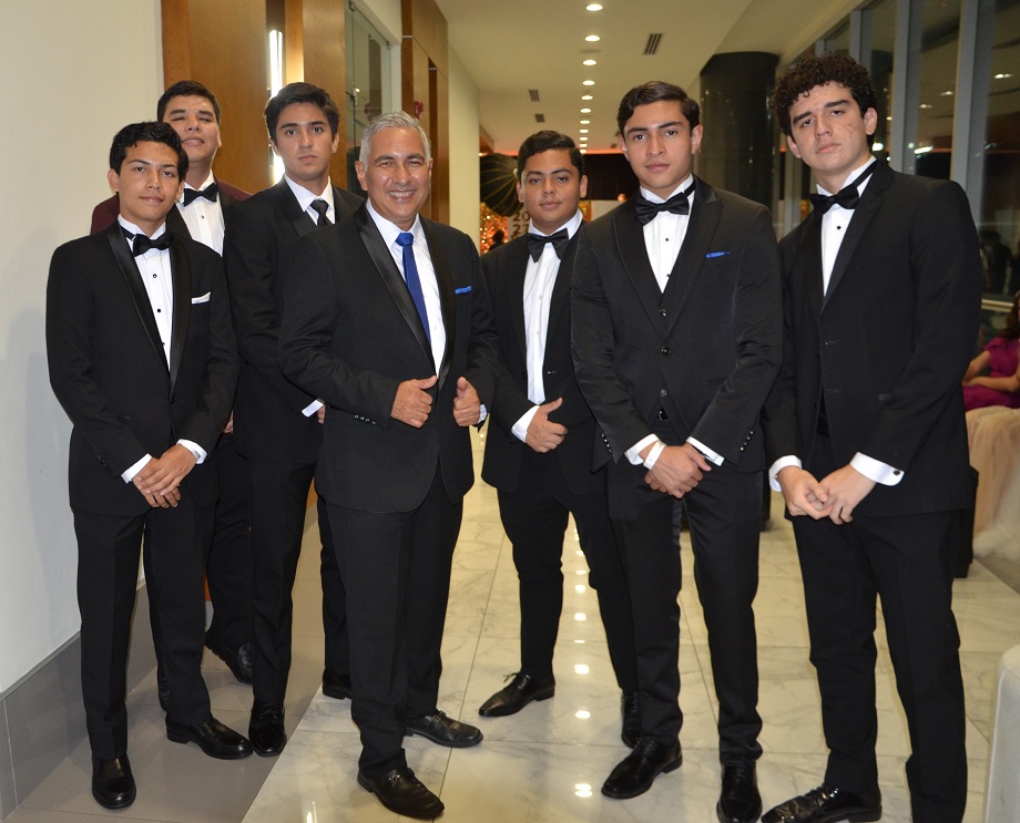 Elegancia y alegría en la fantástica gala de graduación de la SERAN School