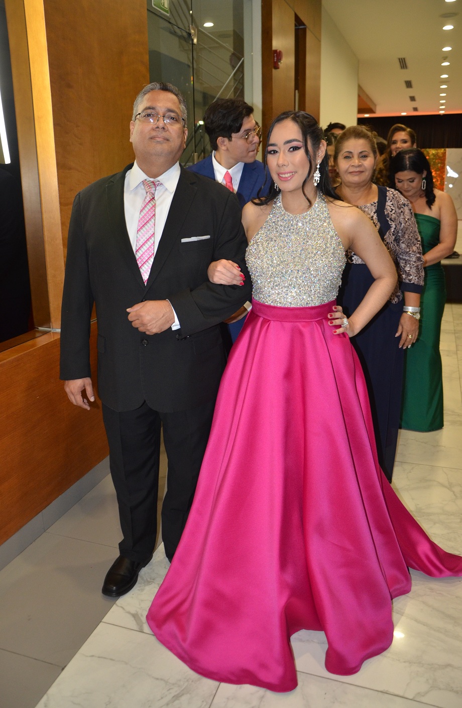 Elegancia y alegría en la fantástica gala de graduación de la SERAN School