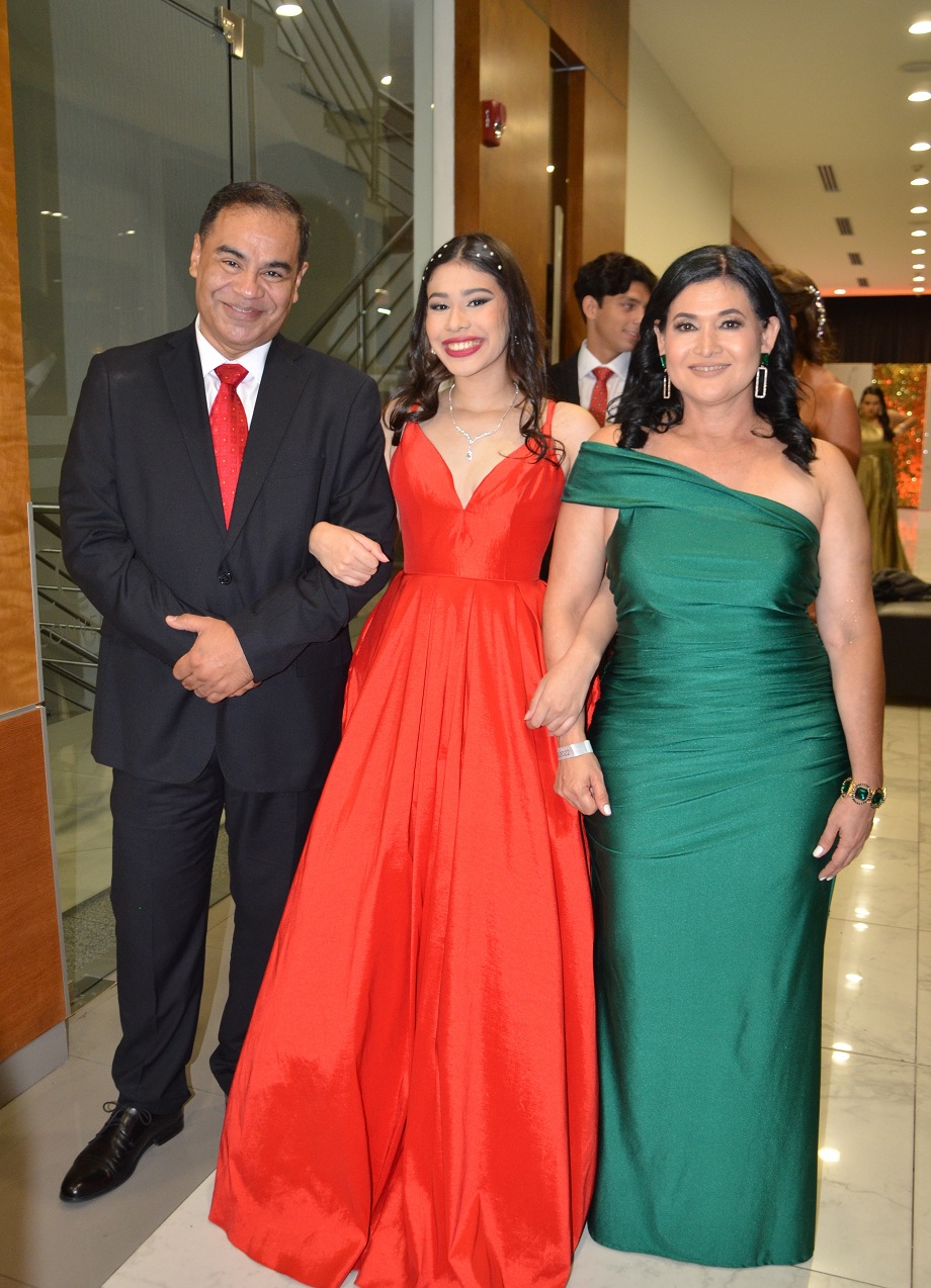 Elegancia y alegría en la fantástica gala de graduación de la SERAN School