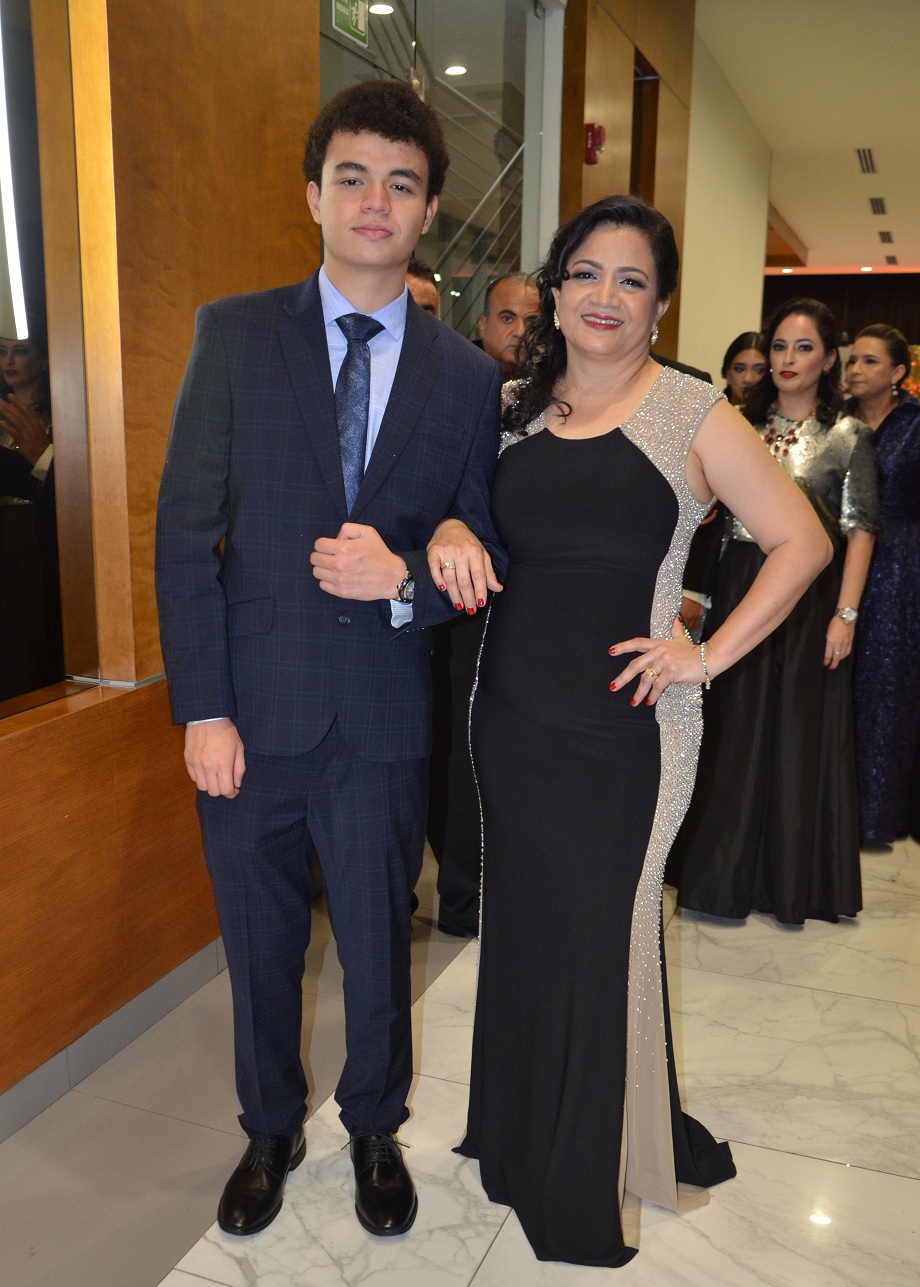 Elegancia y alegría en la fantástica gala de graduación de la SERAN School