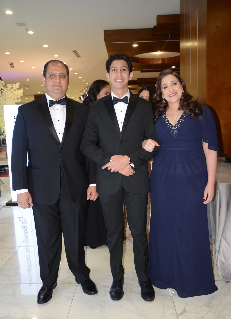 La Clase 2022 de la Escuela Santa María del Valle festeja inolvidable velada de graduación