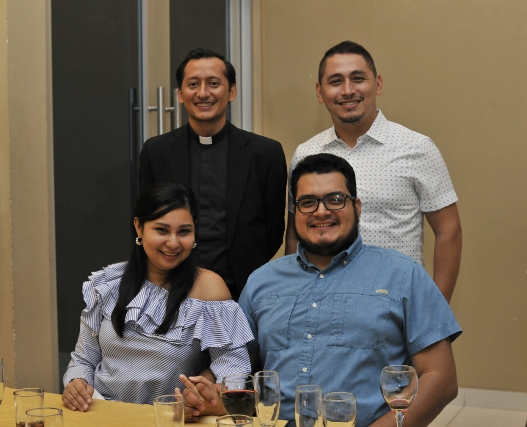 9 Aniversario de ordenación sacerdotal del padre Luis Amador