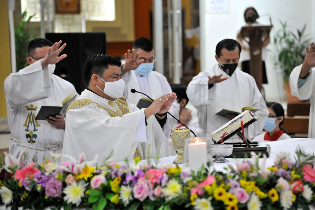 9 Aniversario de ordenación sacerdotal del padre Luis Amador